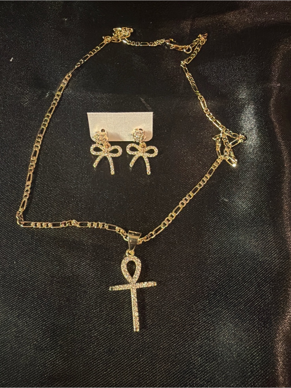 Gold plated chain Pendant Necklace and Bow Earrings Set